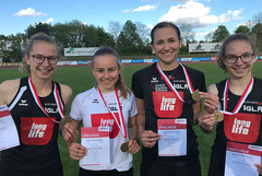 4x400 m Staffel (vlnr. Agnes Danner, Magdalena Sura, Ina Huemer, Ida Danner) und 3x800m-Landesmeisterinnen (vlnr. Agnes Danner, Petra Gumpinger, Ida Danner) 4x400 m Staffel (vlnr. Agnes Danner, Magdalena Sura, Ina Huemer, Ida Danner) und 3x800m-Landesmeisterinnen (vlnr. Agnes Danner, Petra Gumpinger, Ida Danner)