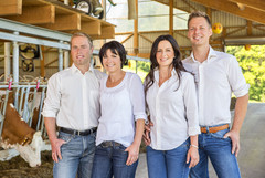Die beiden Familien Wallner aus Scharnstein und Reingruber aus Inzersdorf im Kremstal Die beiden Familien Wallner aus Scharnstein und Reingruber aus Inzersdorf im Kremstal