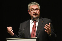 Andreas Stangl mit großer Mehrheit zum Präsidenten der Arbeiterkammer Oberösterreich gewählt Andreas Stangl mit großer Mehrheit zum Präsidenten der Arbeiterkammer Oberösterreich gewählt