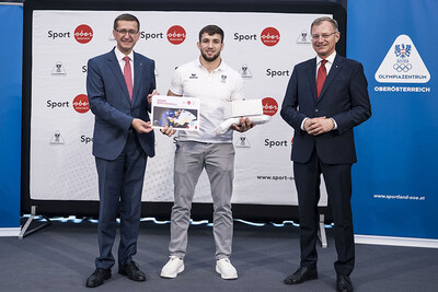 Gratulation an Judoka Shamil Borchashvili zur Bronzemedaille bei den Olympischen Spielen durch Landeshauptmann Thomas Stelzer und Wirtschafts- und Sport-Landesrat Markus Achleitner.