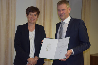 Bürgermeister Ing. Andreas Kaltenbrunner und Bezirkshauptfrau Dr. Barbara Spöck