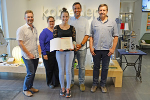 V. l.: DI Heiko Schirmer (Ausbildungsleiter Fa. Kobleder), Eva Maria Lukschal (Fa. Lukschal), Anja Mikler (Fa. Kobleder), Stephan Gruber (Lenzing AG) und Erwin Krassnitzer (Fa. Löffler). V. l.: DI Heiko Schirmer (Ausbildungsleiter Fa. Kobleder), Eva Maria Lukschal (Fa. Lukschal), Anja Mikler (Fa. Kobleder), Stephan Gruber (Lenzing AG) und Erwin Krassnitzer (Fa. Löffler).