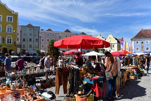 Schärdinger Sammler-Antikmarkt - Imagebild Schärdinger Sammler-Antikmarkt - Imagebild