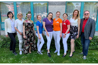 V.l.n.r.: LIM Eva Danner-Parzer, Geschäftsführer-Stv. Maria Klimitsch, Modell Fantasie Make-up, Jana Thalhammer, Marlene Schober, Petra Hackl, Sophia Wakolbinger, Lehrlingsbetreuerin Jasmin Varga, LIM-Stv. Christian Neuhauser. V.l.n.r.: LIM Eva Danner-Parzer, Geschäftsführer-Stv. Maria Klimitsch, Modell Fantasie Make-up, Jana Thalhammer, Marlene Schober, Petra Hackl, Sophia Wakolbinger, Lehrlingsbetreuerin Jasmin Varga, LIM-Stv. Christian Neuhauser.