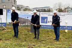 Hagenbergs Bürgermeister David Bergsmann, Wirtschafts- und Forschungs-Landesrat Markus Achleitner und Bauherr DI Markus Fahrner beim Spatenstich für das neue Business-Hotel-Projekt Hagenbergs Bürgermeister David Bergsmann, Wirtschafts- und Forschungs-Landesrat Markus Achleitner und Bauherr DI Markus Fahrner beim Spatenstich für das neue Business-Hotel-Projekt