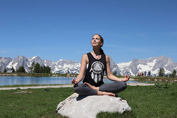Bergyoga mit Steffi gibt es ab Juli in Hinterstoder Bergyoga mit Steffi gibt es ab Juli in Hinterstoder