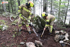 Löscharbeiten an der Brandstelle Löscharbeiten an der Brandstelle