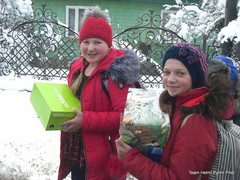 Kinder mit Weihnachtspakete Kinder mit Weihnachtspakete