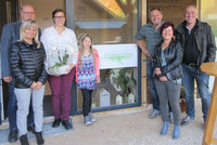 ysiotherapeutin Christina Schlack, Bürgermeister Rudi Mayr mit Gattin Gertraud, Familie Schlack und Vizebürgermeister Hari Fallend mit Gattin Gundi vor der Praxis ysiotherapeutin Christina Schlack, Bürgermeister Rudi Mayr mit Gattin Gertraud, Familie Schlack und Vizebürgermeister Hari Fallend mit Gattin Gundi vor der Praxis