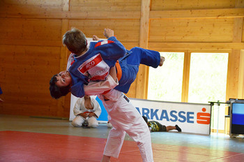 Daud Akhiyadov mit ura nage Daud Akhiyadov mit ura nage