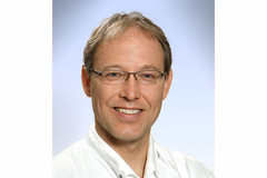 Priv.-Doz. Mag. Dr. Thomas Berger referiert über frauenspezifische Aspekte in der Herz-Gesundheit. Priv.-Doz. Mag. Dr. Thomas Berger referiert über frauenspezifische Aspekte in der Herz-Gesundheit.