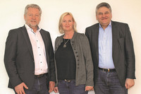 Bürgermeister Franz Gimplinger (re.) tritt mit 1. April 2020 in den Ruhestand. Er freut sich, dass sich mit Vizebürgermeister Günther See (li.) eine kompetente und engagierte Persönlichkeit der Wahl durch den Gemeinderat stellt. GV Doris Seyr (Mitte) soll neue Vizebürgermeisterin in Eberstalzell werden. Bürgermeister Franz Gimplinger (re.) tritt mit 1. April 2020 in den Ruhestand. Er freut sich, dass sich mit Vizebürgermeister Günther See (li.) eine kompetente und engagierte Persönlichkeit der Wahl durch den Gemeinderat stellt. GV Doris Seyr (Mitte) soll neue Vizebürgermeisterin in Eberstalzell werden.