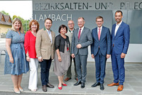 Ehrengäste bei der feierlichen Eröffnung Ehrengäste bei der feierlichen Eröffnung
