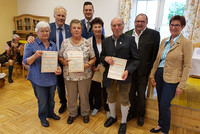 LAbg. Walter Ratt (2.v.l.), LAbg. Michael Gruber (4.v.l.), Helga Kogseder (1.v.r.), Helmut Kobler (2.v.r.) mit geehrten Mitgliedern LAbg. Walter Ratt (2.v.l.), LAbg. Michael Gruber (4.v.l.), Helga Kogseder (1.v.r.), Helmut Kobler (2.v.r.) mit geehrten Mitgliedern
