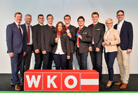 V. l.: WKOÖ-Direktor Hermann Pühringer, Gewerbe-Spartenobmann-Stv. Gerhard Spitzbart, Maximilian Schindlbauer, Benedikt Gabat, Julia Rumetshofer, Christian Buchegger, Michael Kraml, Christof Hinterleitner, WKOÖ-Präsidentin Doris Hummer und Gewerbe-Spartenobmann Michael Pecherstorfer. V. l.: WKOÖ-Direktor Hermann Pühringer, Gewerbe-Spartenobmann-Stv. Gerhard Spitzbart, Maximilian Schindlbauer, Benedikt Gabat, Julia Rumetshofer, Christian Buchegger, Michael Kraml, Christof Hinterleitner, WKOÖ-Präsidentin Doris Hummer und Gewerbe-Spartenobmann Michael Pecherstorfer.