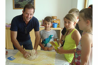 Roßleithner Kids bei der diesjährigen Ferienkalender-Aktion Roßleithner Kids bei der diesjährigen Ferienkalender-Aktion