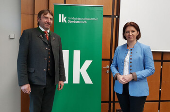 Präsidentin Michaela LangerWeninger und Almverein-Obmann Johann Feßl Präsidentin Michaela LangerWeninger und Almverein-Obmann Johann Feßl