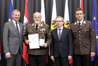 Silbernes Ehenzeichen für E-OBR Johann Ramsebner und Goldenes Verdienstzeichen für E-BR Franz Pirhofer Silbernes Ehenzeichen für E-OBR Johann Ramsebner und Goldenes Verdienstzeichen für E-BR Franz Pirhofer