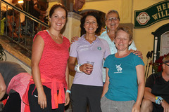 Team rund um Gerlinde Kaltenbrunner beim nächtlichen Stop beim Gasthof Zottensberg Team rund um Gerlinde Kaltenbrunner beim nächtlichen Stop beim Gasthof Zottensberg