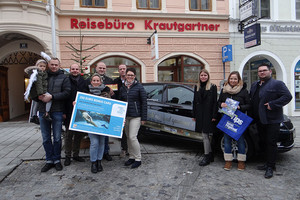 Weihnachtsengerl 2019 Lina mit ihrem Papa, Johannes Stangl (Auto Lang), Franz Krautgartner (Reisebüro Krautgartner), Franz Murauer (Freizeitbad Ried), Nadine Nagl und Stefan Riedlmaier (Tips) sowie die Gewinnerinnen der Hauptpreise Weihnachtsengerl 2019 Lina mit ihrem Papa, Johannes Stangl (Auto Lang), Franz Krautgartner (Reisebüro Krautgartner), Franz Murauer (Freizeitbad Ried), Nadine Nagl und Stefan Riedlmaier (Tips) sowie die Gewinnerinnen der Hauptpreise