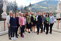 ie Vertreter der Städte auf der Sonnenterrasse im Grandhotel Lienz ie Vertreter der Städte auf der Sonnenterrasse im Grandhotel Lienz