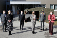 Landeshauptmann-Stellvertreterin Mag.a Christine Haberlander, Verteidigungsministerin Mag.a Klaudia Tanner und Wirtschaftsministerin Dr.in Margarete Schramböck beim Besuch der Lehrlingstestungen beim Bundesheer in Wels Landeshauptmann-Stellvertreterin Mag.a Christine Haberlander, Verteidigungsministerin Mag.a Klaudia Tanner und Wirtschaftsministerin Dr.in Margarete Schramböck beim Besuch der Lehrlingstestungen beim Bundesheer in Wels