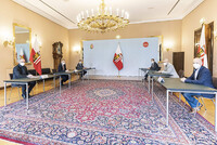 v.l.: Bürgermeister Gerald Hackl, Steyr, Landeshauptmann Mag. Thomas Stelzer, Wirtschafts-Landesrat Markus Achleitner, Vizebürgermeister Markus Vogl, Steyr, sowie die beiden MAN-Betriebsräte Helmut Emler und Thomas Kutsam v.l.: Bürgermeister Gerald Hackl, Steyr, Landeshauptmann Mag. Thomas Stelzer, Wirtschafts-Landesrat Markus Achleitner, Vizebürgermeister Markus Vogl, Steyr, sowie die beiden MAN-Betriebsräte Helmut Emler und Thomas Kutsam