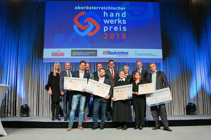 Sieger und Gratulanten Sieger und Gratulanten (v.l.): SO-Stv. Gerda Kainberger und Gerhard Spitzbart, Christian Nell, OÖN-CR-Stv. Dietmar Mascher, Dir.-Stv. Robert Eckmair (RLB OÖ), Thomas Mandl, SO Michael Pecherstorfer, Maria Bayer, Präsidentin Doris Hummer, Michaela Wiesbauer, LH Thomas Stelzer, Gerald Wiesbauer-Pfleger