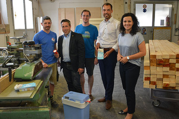 Bezirksparteiobmann NR Klaus Lindinger (v.re.), Klubobfrau LAbg. Helena Kirchmayr und ÖAAB-Bezirksobmann Bgm. Franz Haider informieren sich beim Betriebsbesuch über die Herausforderungen für KMUs. Bezirksparteiobmann NR Klaus Lindinger (v.re.), Klubobfrau LAbg. Helena Kirchmayr und ÖAAB-Bezirksobmann Bgm. Franz Haider informieren sich beim Betriebsbesuch über die Herausforderungen für KMUs.