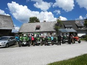 Traktoroldies vor Gasthof Traktoroldies vor Gasthof