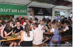 Bierzeltbesucher Bierzeltbesucher