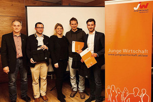 (v. l.): WKO-Schärding-Obmann Johann Froschauer, Bezirksvorsitzender-Stv. Christoph Deschberger, JW-Landesvorsitzender-Stv. Stefanie Etzenberger, Bezirksvorsitzender-Stv. David Witzeneder und der neue Bezirksvorsitzende Georg Ezinger. (v. l.): WKO-Schärding-Obmann Johann Froschauer, Bezirksvorsitzender-Stv. Christoph Deschberger, JW-Landesvorsitzender-Stv. Stefanie Etzenberger, Bezirksvorsitzender-Stv. David Witzeneder und der neue Bezirksvorsitzende Georg Ezinger.