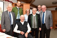 Johann Ackerl (vorne) freute sich über die Gratulantenschar zu seinem 100. Geburtstag. Johann Ackerl (vorne) freute sich über die Gratulantenschar zu seinem 100. Geburtstag.