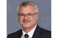 Vzbgm. Johannes Moser wird sich der Bürgermeisterwahl im Herbst 2021 stellen. Gemeinsam mit seinem Team bemüht er sich um jede Stimme der Lambacherinnen und Lambacher. Vzbgm. Johannes Moser wird sich der Bürgermeisterwahl im Herbst 2021 stellen. Gemeinsam mit seinem Team bemüht er sich um jede Stimme der Lambacherinnen und Lambacher.