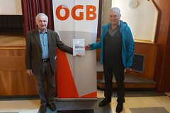Josef Großsteiner (links im Bild) mit dem neuen Vorsitzenden Leopold Pichlbauer Josef Großsteiner (links im Bild) mit dem neuen Vorsitzenden Leopold Pichlbauer