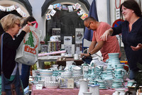 Keramikflohmarkt in Gmunden - Symbolbild Keramikflohmarkt in Gmunden - Symbolbild