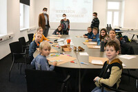 Bürgermeister Mag. Werner Krammer (hinten l.) besuchte die beta kids mit ihren Betreuern Simone Trost und Rudi Bindreiter Bürgermeister Mag. Werner Krammer (hinten l.) besuchte die beta kids mit ihren Betreuern Simone Trost und Rudi Bindreiter