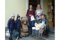 i, nach re. Kinder von Kindergarten, Leiterin von Kiga. Bettina Gössweiner, Gerlinde Grill und AK Leiter Bgm.Kurt Pawluk i, nach re. Kinder von Kindergarten, Leiterin von Kiga. Bettina Gössweiner, Gerlinde Grill und AK Leiter Bgm.Kurt Pawluk