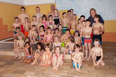die Teilnehmer am Kinderschwimmkurs in Ebensee die Teilnehmer am Kinderschwimmkurs in Ebensee