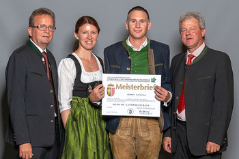 Simon Kneißl, Meister Landwirtschaft, Polling im Innkreis, Bez. Braunau Simon Kneißl, Meister Landwirtschaft, Polling im Innkreis, Bez. Braunau