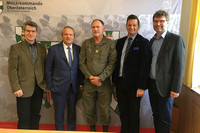 LAbg. Krenn , LAbg. Stanek, Militärkommandant Raffetseder, LAbg. Gruber, Grünen-Klubobmann Hirz LAbg. Krenn , LAbg. Stanek, Militärkommandant Raffetseder, LAbg. Gruber, Grünen-Klubobmann Hirz