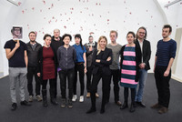 Stadträtin Lang-Mayerhofer mit geförderten Künstlerinnen und Künstlern, die ihre ausgewählten Sonderförderprojekte der vergangenen Jahre zuletzt in einer Ausstellung im Salzamt präsentiert haben Stadträtin Lang-Mayerhofer mit geförderten Künstlerinnen und Künstlern, die ihre ausgewählten Sonderförderprojekte der vergangenen Jahre zuletzt in einer Ausstellung im Salzamt präsentiert haben
