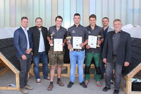 V. l.: Johannes Wieser, Christian Hohner, Josef Kniewasser, (2. Platz), Landessieger Michael Koch, Simon Franz (3. Platz), Markus Fleischanderl, Lehrlingswart Wilhelm Strasser. V. l.: Johannes Wieser, Christian Hohner, Josef Kniewasser, (2. Platz), Landessieger Michael Koch, Simon Franz (3. Platz), Markus Fleischanderl, Lehrlingswart Wilhelm Strasser.