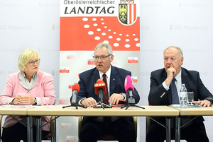 Die drei Landtagspräsidenten Gerda Weichsler-Hauer, KommR Viktor Sigl und DI Dr. Adalbert Cramer. Die drei Landtagspräsidenten Gerda Weichsler-Hauer, KommR Viktor Sigl und DI Dr. Adalbert Cramer.