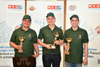 Oberösterreichs beste Nachwuchsfleischer: v.l.n.r. Christoph Moser, Daniel Auer, Kevin Preinstorfer Oberösterreichs beste Nachwuchsfleischer: v.l.n.r. Christoph Moser, Daniel Auer, Kevin Preinstorfer
