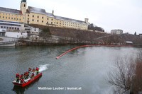 Zehn Feuerwehren nach Ölaustritt stundenlang im Einsatz Zehn Feuerwehren nach Ölaustritt stundenlang im Einsatz