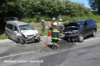 Einsatzkräfte an der Unfallstelle Einsatzkräfte an der Unfallstelle