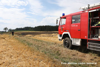 Abgebrannte Felder werden kontrolliert Abgebrannte Felder werden kontrolliert
