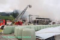 Löscharbeiten am Brandobjekt Löscharbeiten am Brandobjekt
