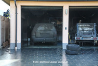 die schwer beschädigte Garage die schwer beschädigte Garage